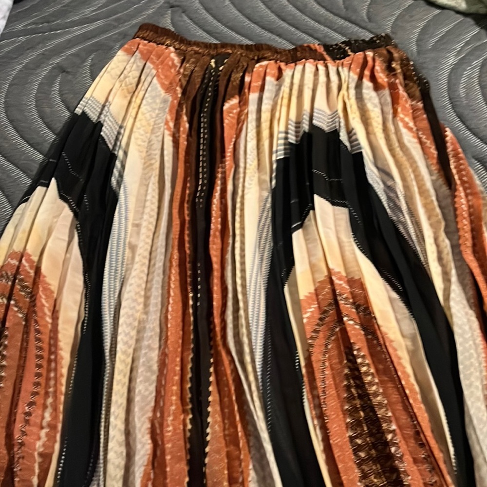 XL skirt. Very flowy.